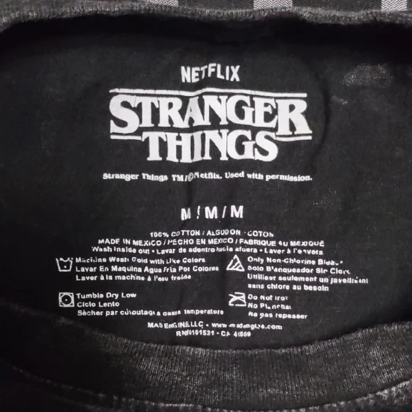 Netflix Stranger Things Hellfire Club Women's M T-Shirt - Black and Red - Picture 3 of 7